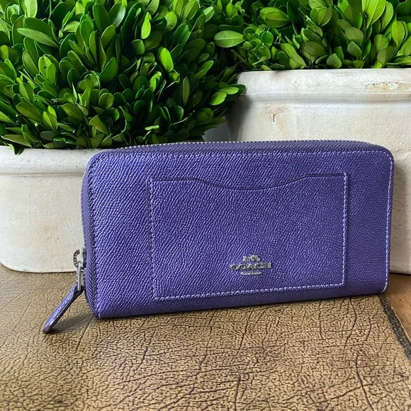 Coach Metallic Purple Leather continental zip around Wallet NWOT - Picture 10 of 10